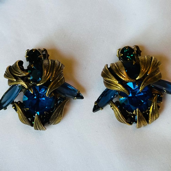 Vintage Flower Brooch w/clip Earrings + Pendant Hook. - Picture 3 of 13